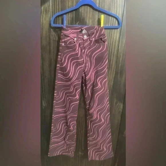 Funky Patterned Wide-Leg H&M Jeans. Size:2 - Picture 2 of 6